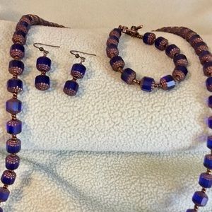 Blue necklace set